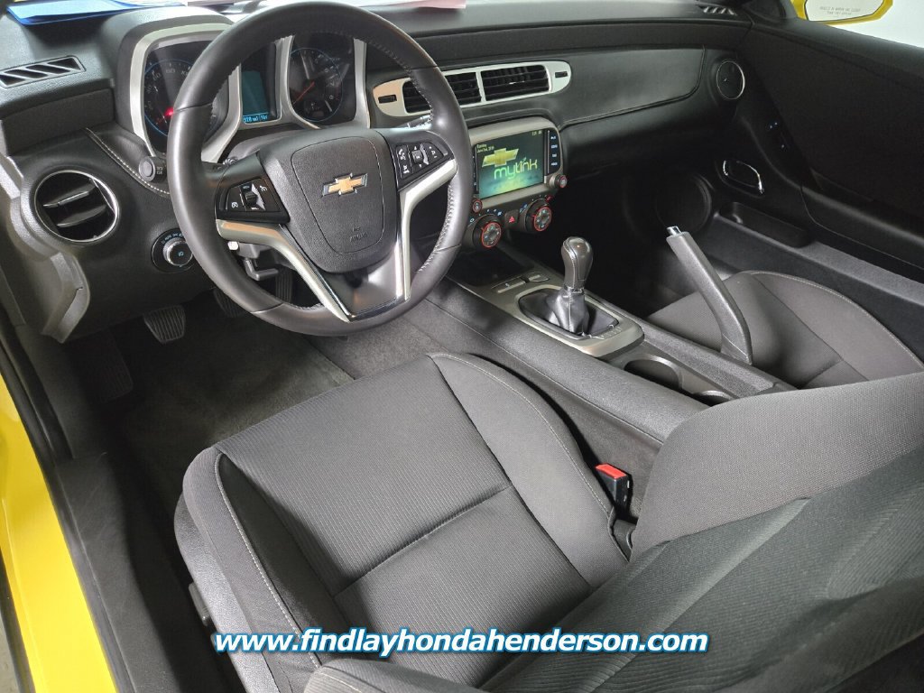 Used 2015 Chevrolet Camaro LT RWD image 16