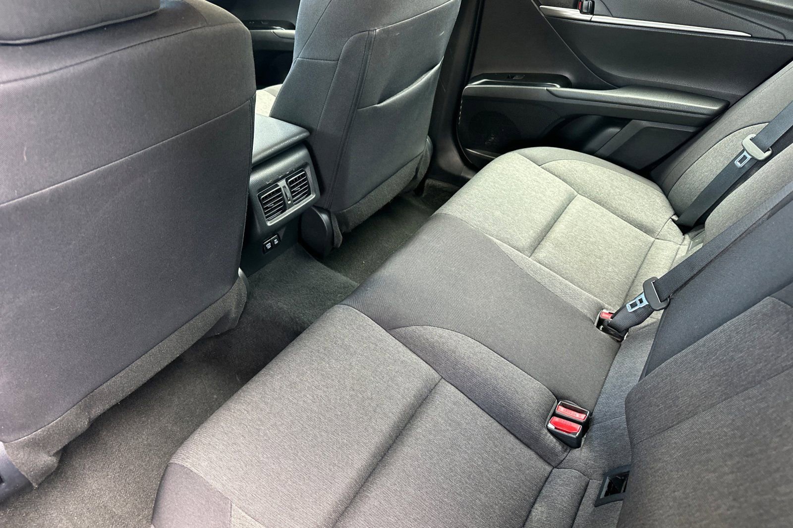 Used 2025 Toyota Camry LE image 12