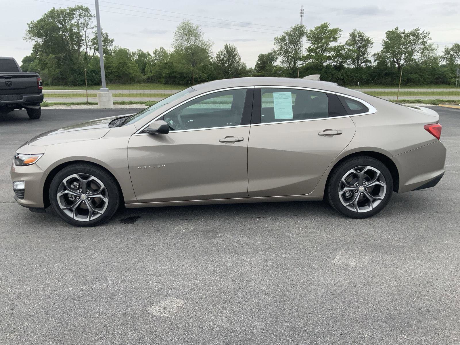Used 2024 Chevrolet Malibu LT FWD image 7