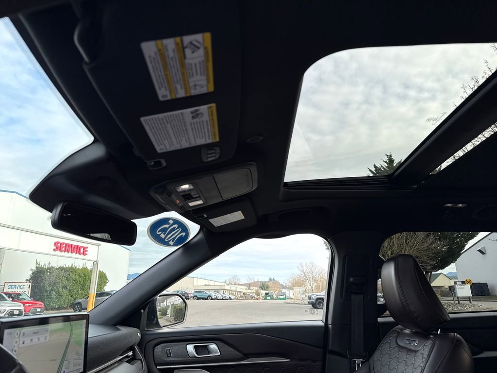 Used 2025 Ford Explorer Platinum w/ LUX Leather Package image 26