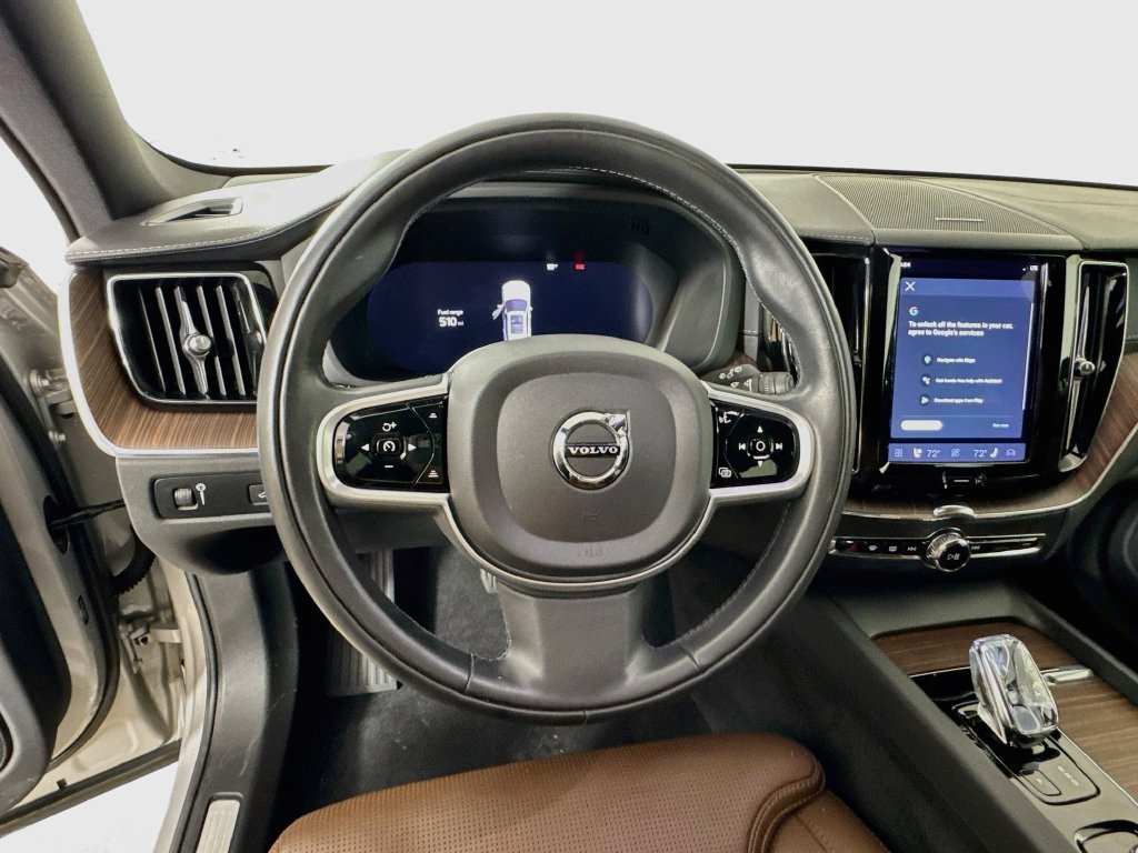 Used 2022 Volvo XC60 B5 Inscription w/ Advanced Package FWD image 11