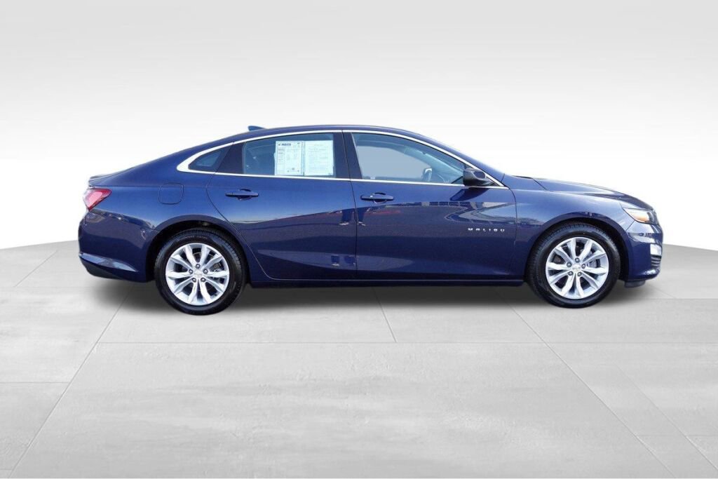 Used 2021 Chevrolet Malibu LT image 9