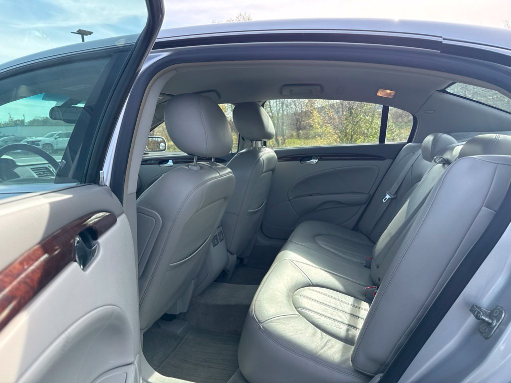 Used 2011 Buick Lucerne CXL FWD image 19