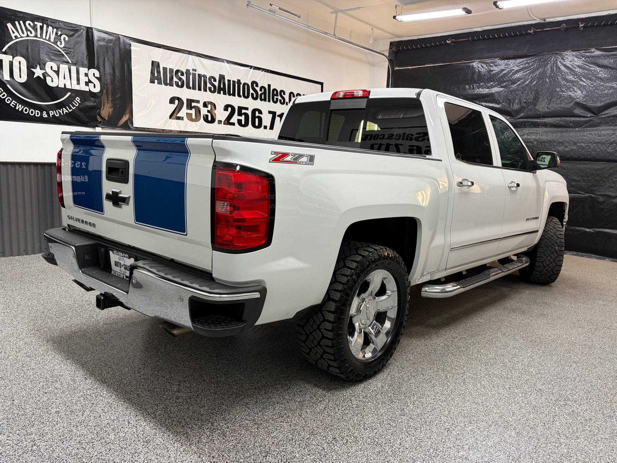 Used 2015 Chevrolet Silverado 1500 LTZ Z71 w/ LTZ Plus Package AWD/4WD image 3