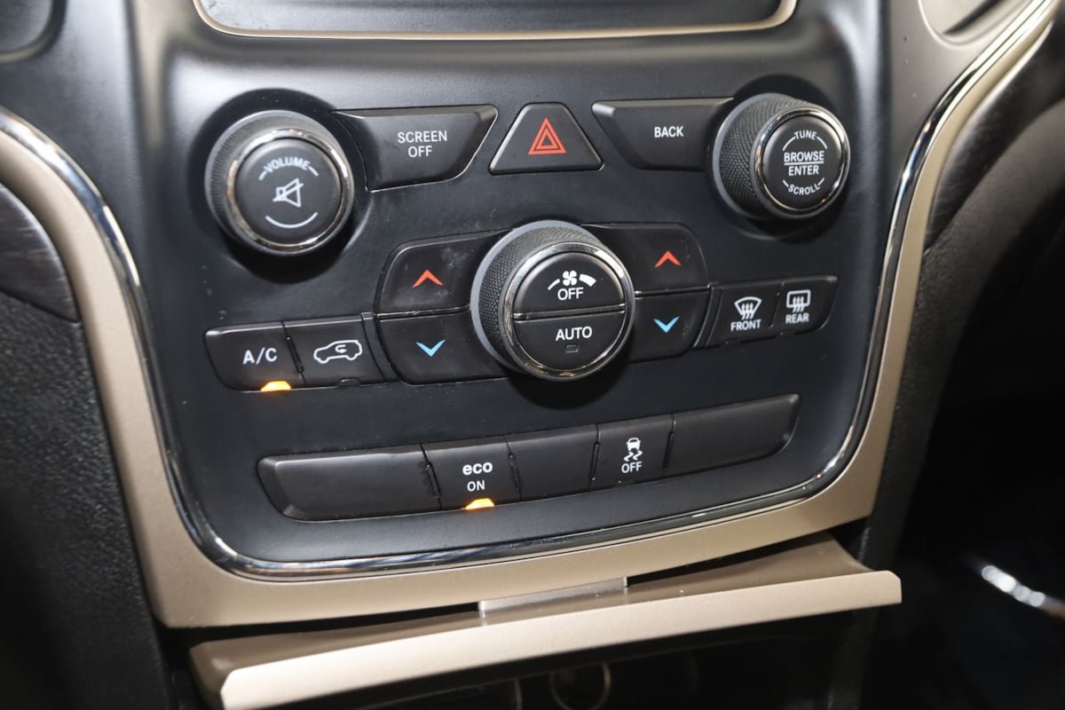 Used 2014 Jeep Grand Cherokee Laredo w/ Quick Order Package 23E AWD/4WD image 23