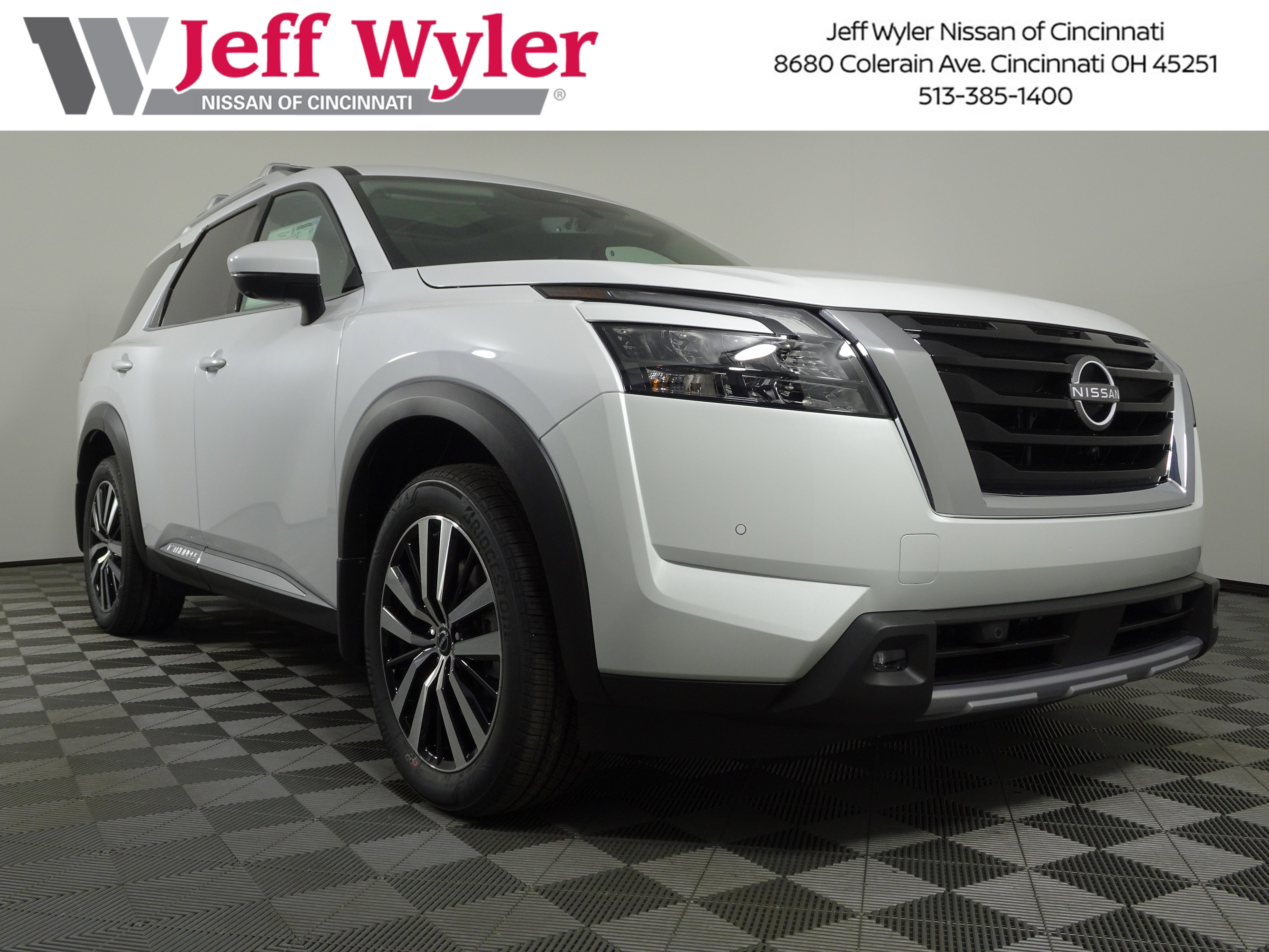 New 2025 Nissan Pathfinder Platinum