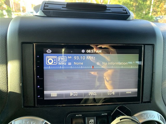 Used 2017 Jeep Wrangler Unlimited Sahara w/ Connectivity Group image 23