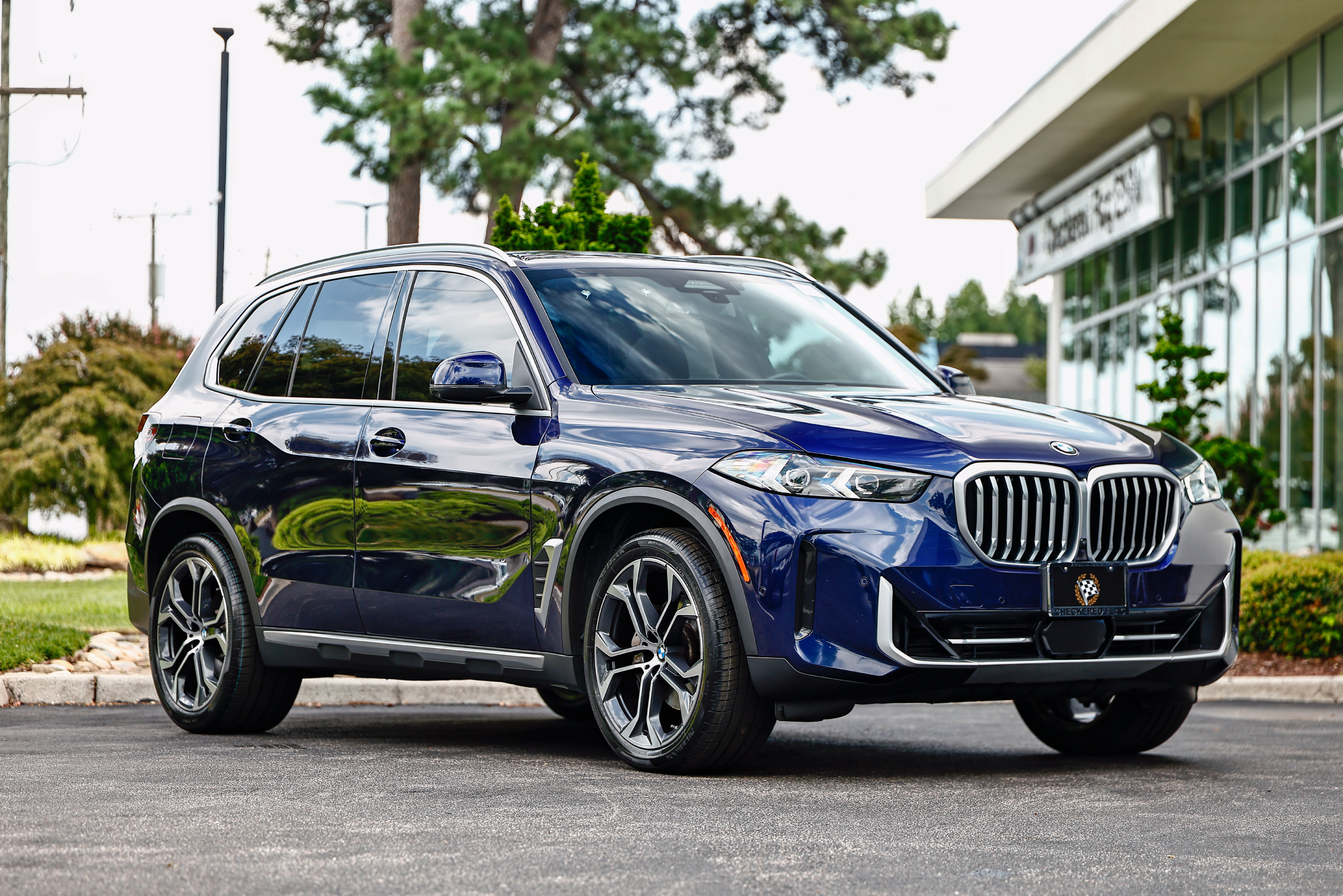 Used 2025 BMW X5 xDrive40i w/ Premium Package AWD/4WD image 1