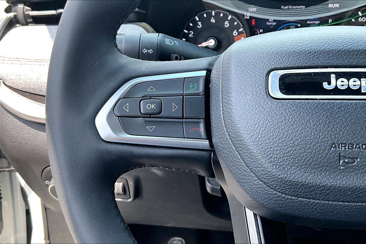 Used 2023 Jeep Compass Latitude w/ Sun and Sound Group image 26