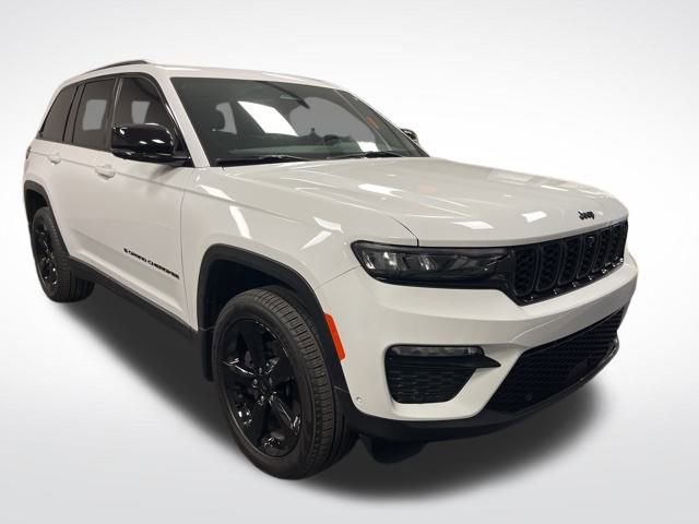 Used 2025 Jeep Grand Cherokee Limited w/ Luxury Tech Group II image 8