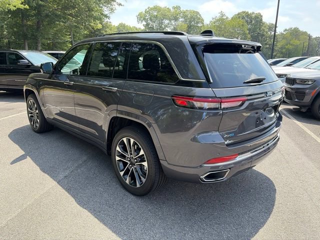 Certified 2023 Jeep Grand Cherokee Overland w/ Luxury Tech Group IV AWD/4WD image 8