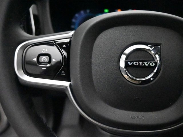 Used 2023 Volvo XC60 B5 Plus w/ Protection Package Premier image 15