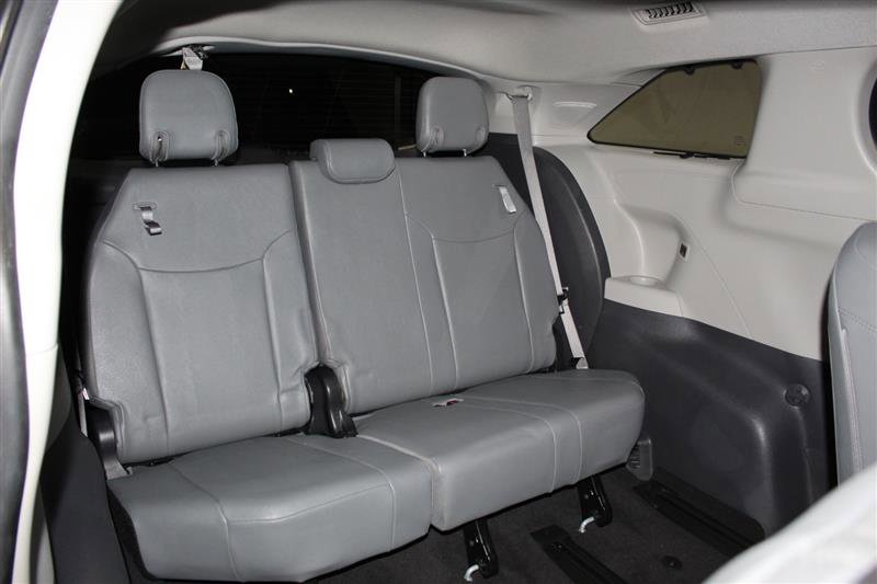 Used 2022 Toyota Sienna Limited FWD image 37