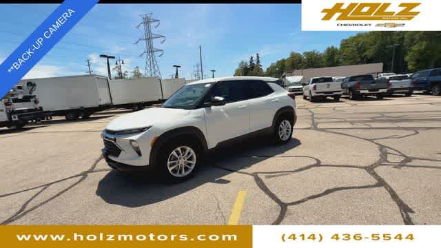 Used 2025 Chevrolet TrailBlazer LS w/ LS Convenience Package FWD image 4