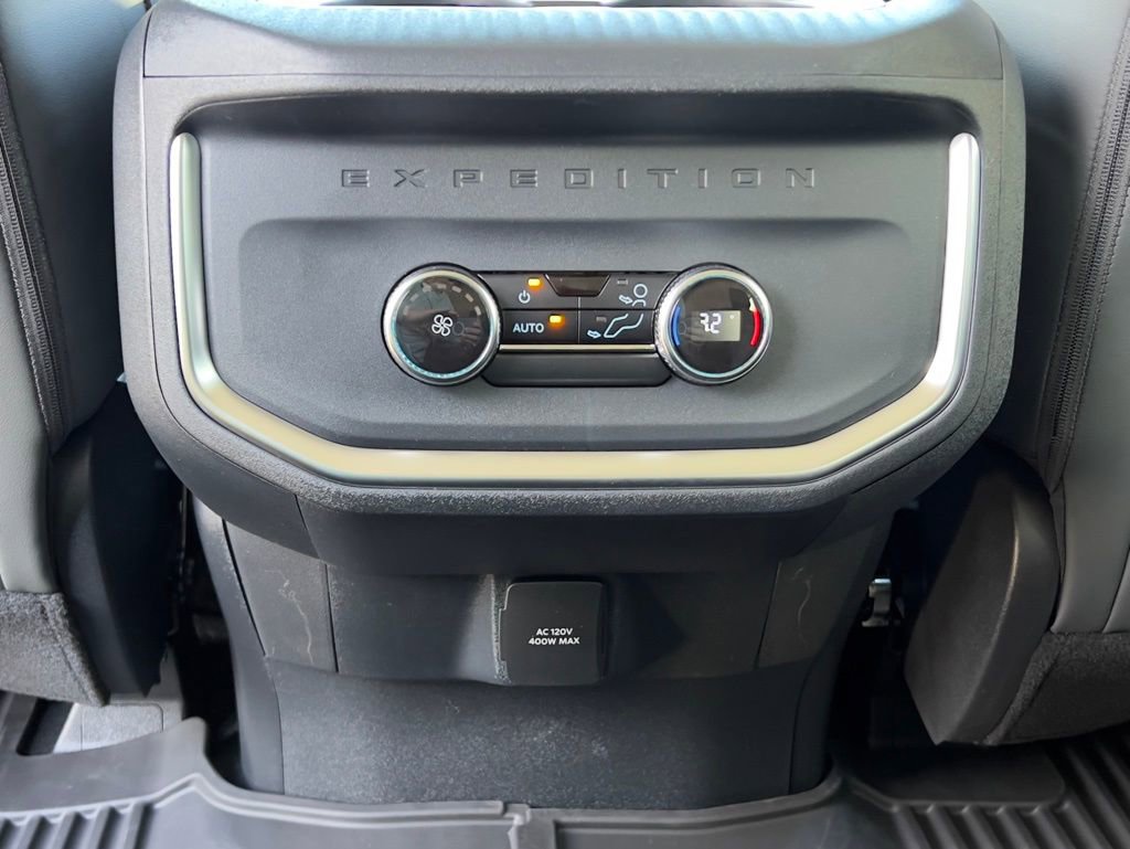 New 2026 Ford Expedition Active image 19