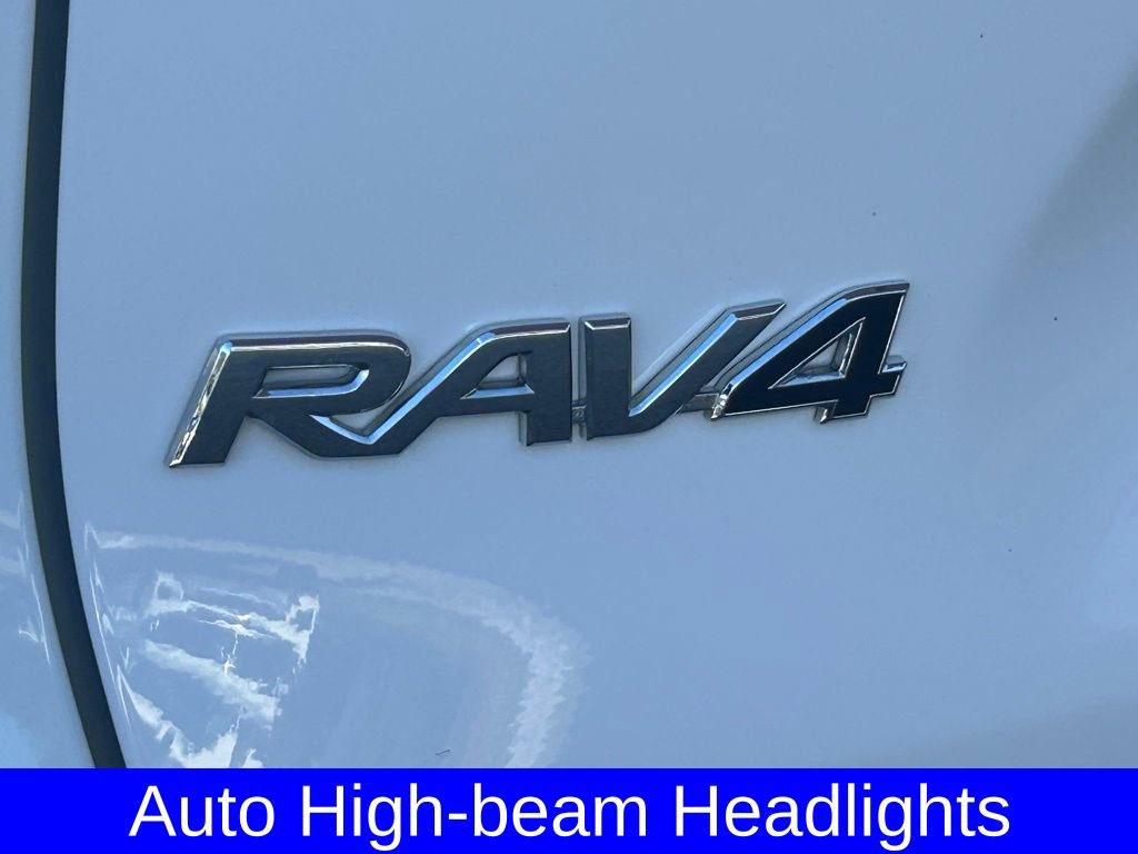 Used 2025 Toyota RAV4 XLE image 21