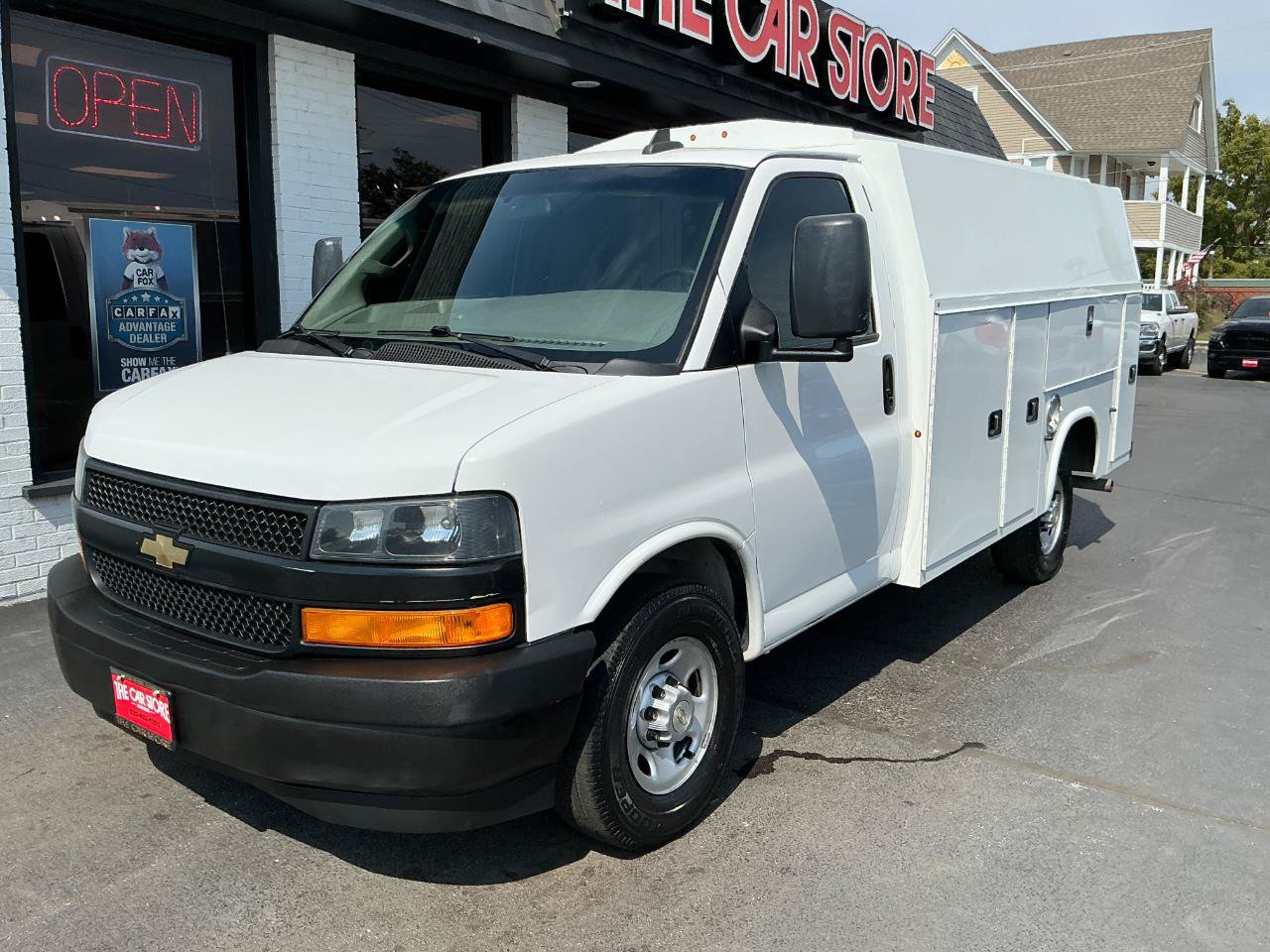Used 2021 Chevrolet Express 3500 w/ Power Convenience Package RWD image 2