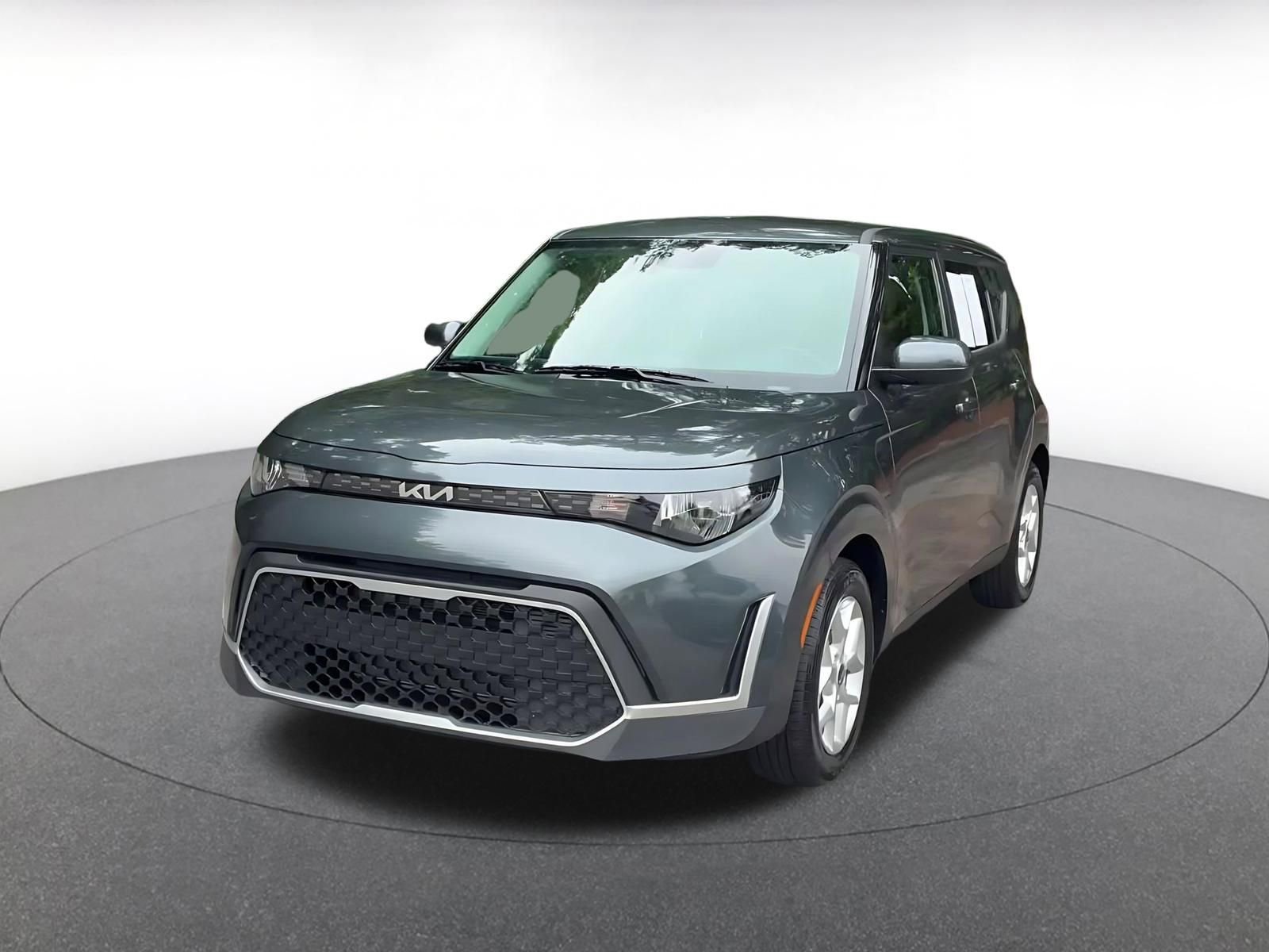 Used 2025 Kia Soul LX w/ LX Technology Package FWD image 7