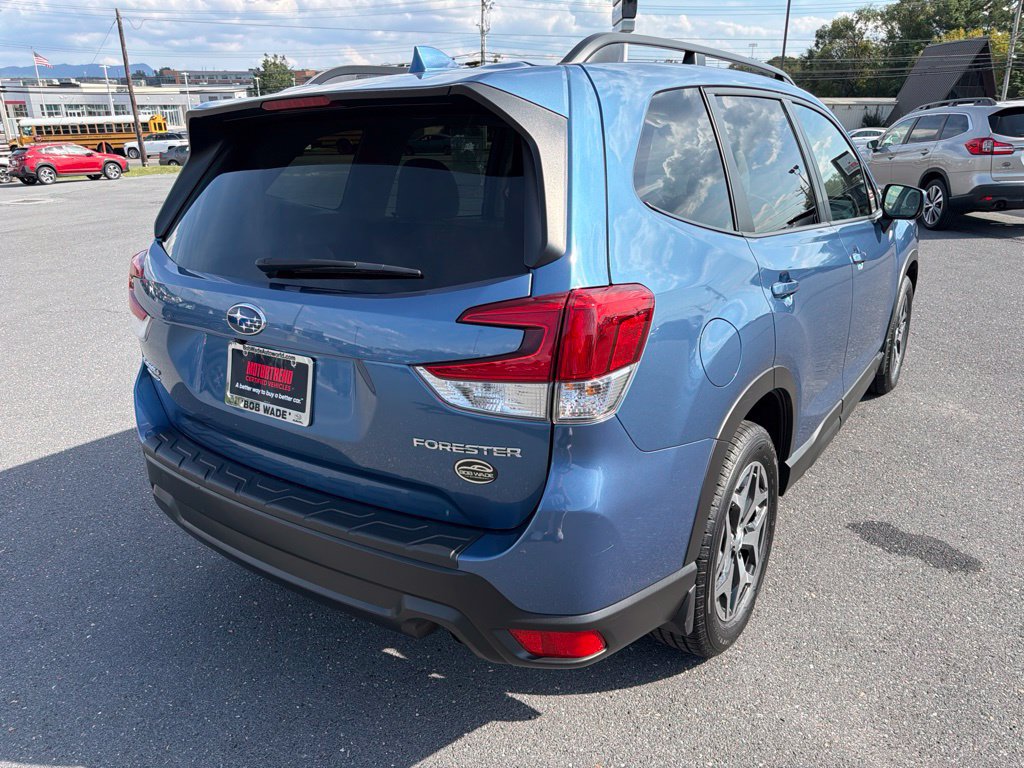 Used 2020 Subaru Forester Premium AWD/4WD image 5