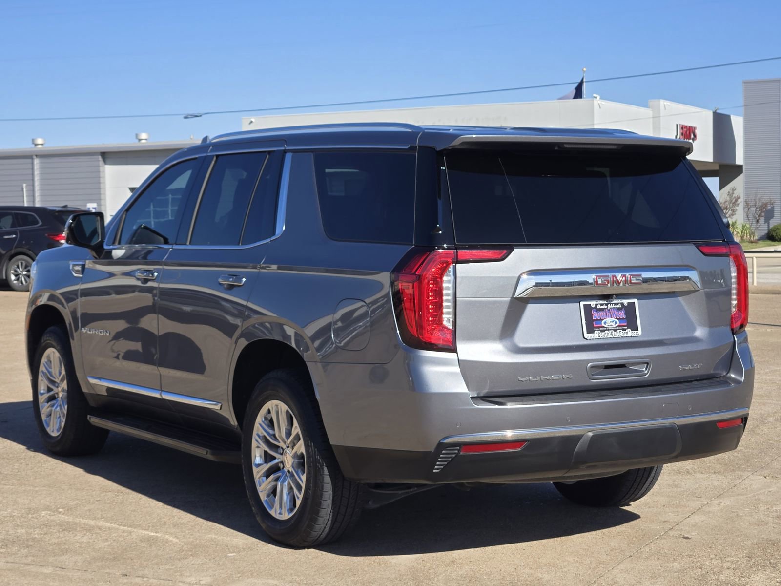 Used 2022 GMC Yukon SLT w/ SLT Luxury Package image 8