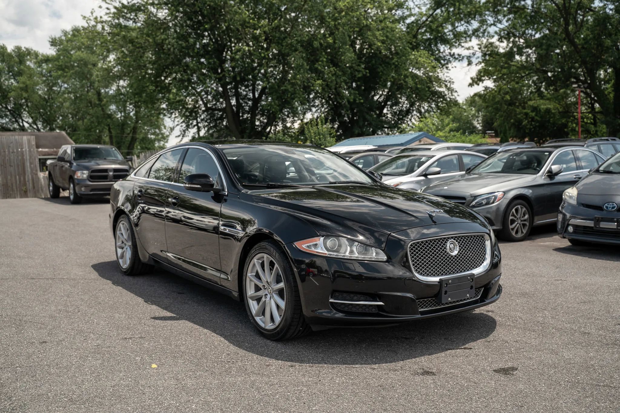 Used 2013 Jaguar XJ AWD image 4