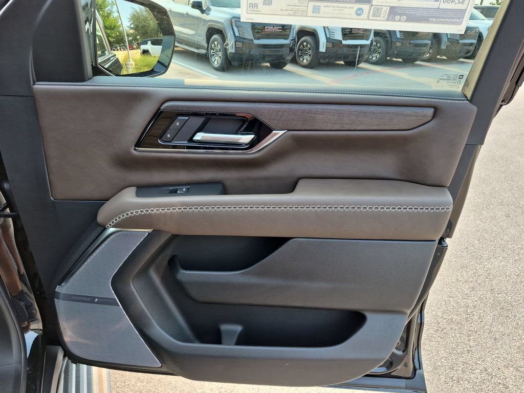 New 2026 GMC Yukon XL Denali Ultimate w/ LPO, Floor Liner Package AWD/4WD image 44