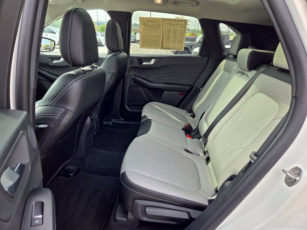Used 2025 Ford Escape SE w/ PHEV Premium Package FWD image 29