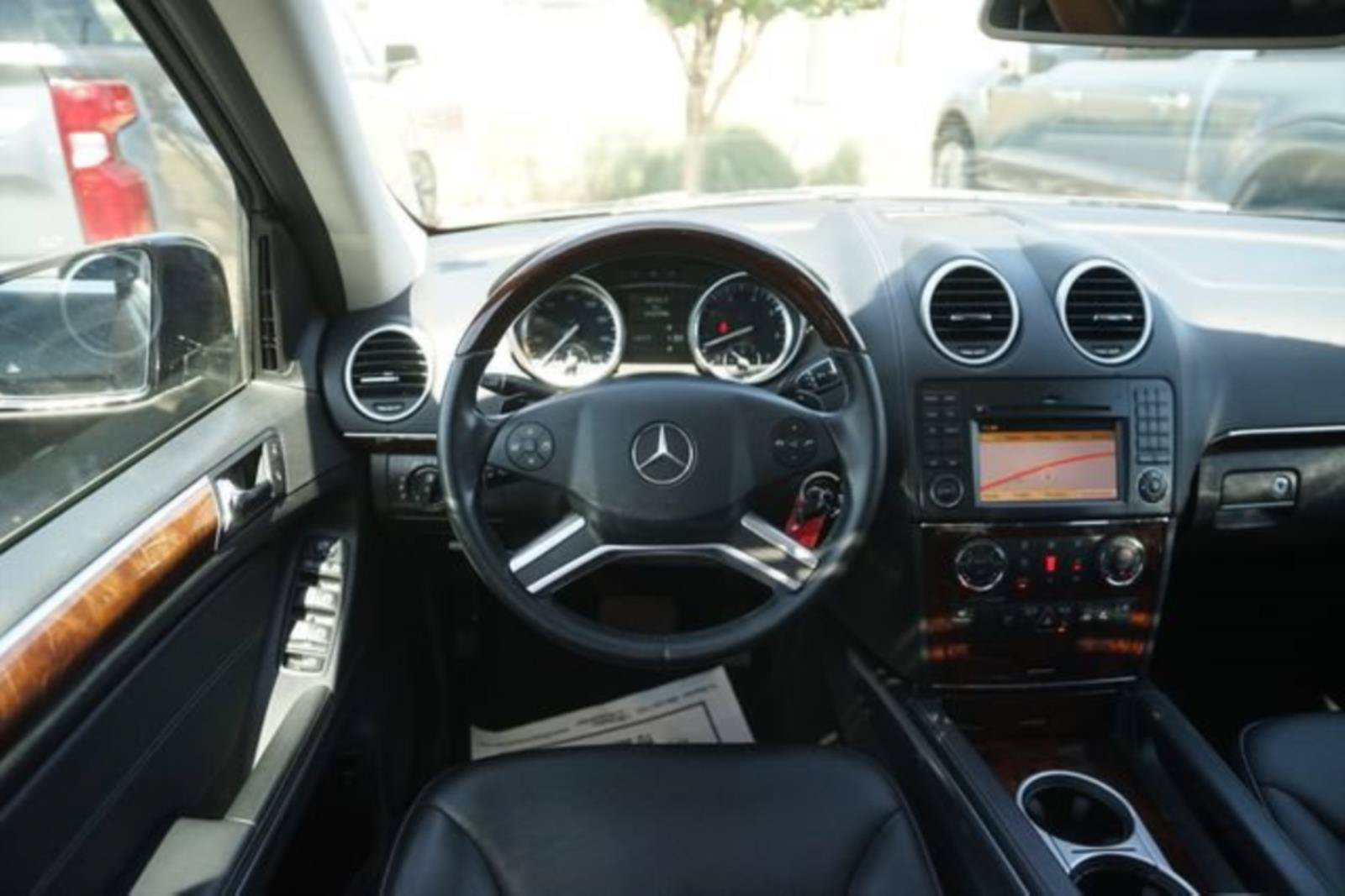 Used 2011 Mercedes-Benz GL 450 4MATIC image 25