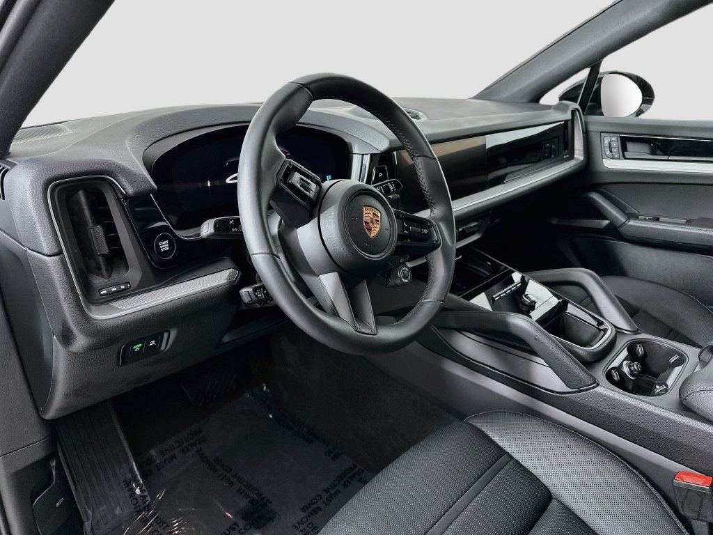 Certified 2026 Porsche Cayenne Coupe AWD/4WD image 4