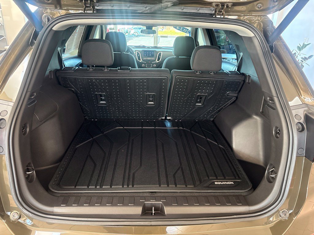 Used 2024 Chevrolet Equinox LT w/ LPO, Floor Liner Package AWD/4WD image 12