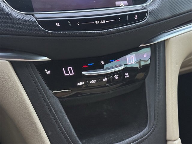 Used 2017 Cadillac XT5 Luxury image 28