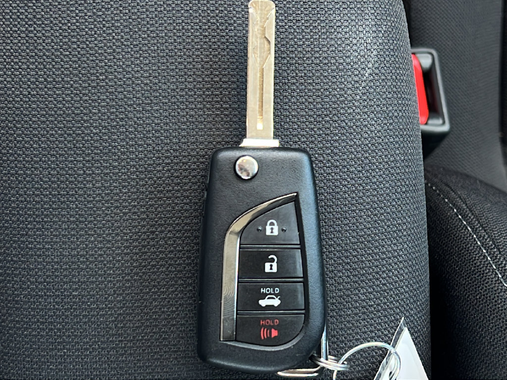 Used 2025 Toyota Corolla LE FWD image 21