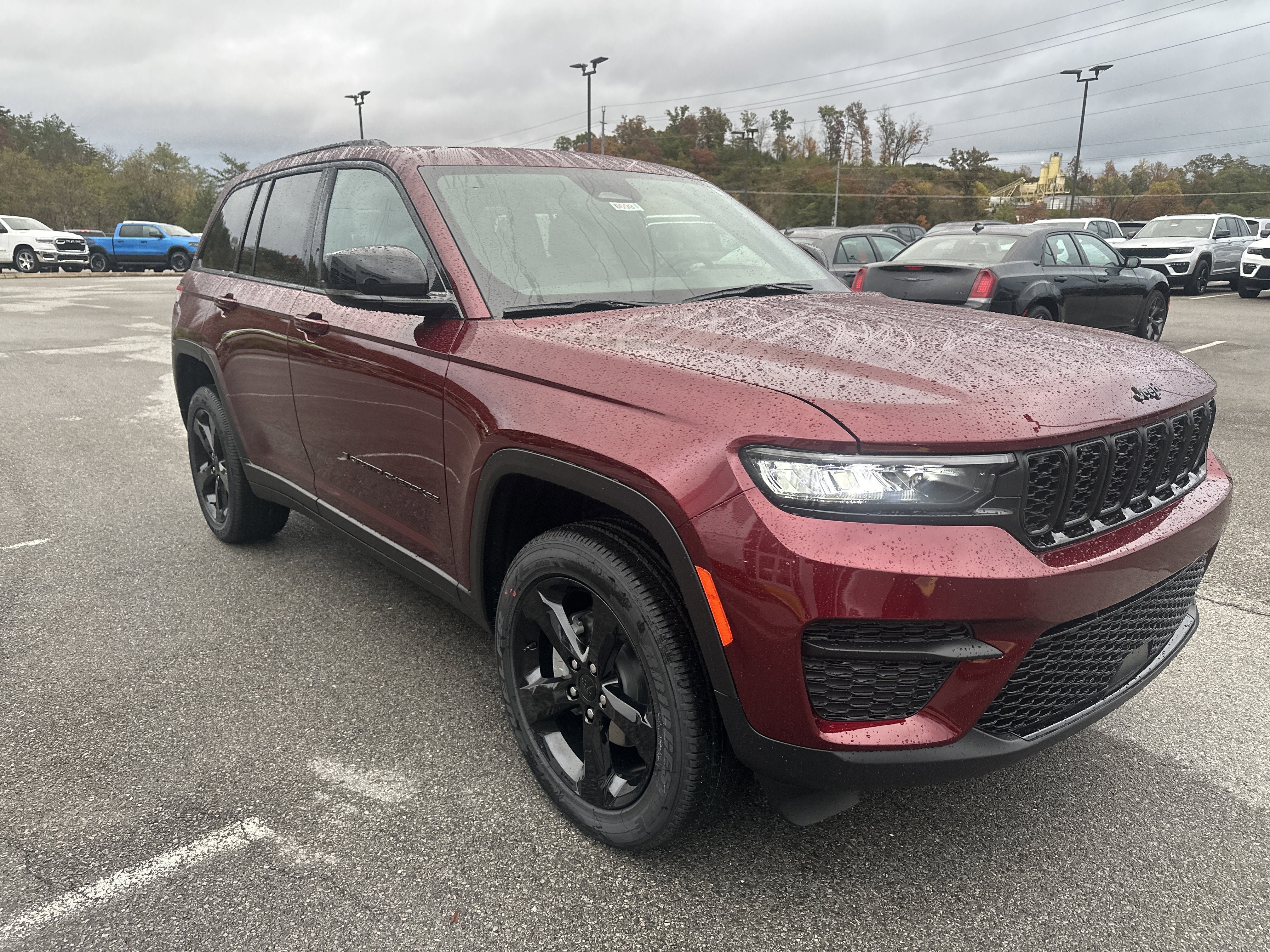 New 2025 Jeep Grand Cherokee Altitude AWD/4WD image 4