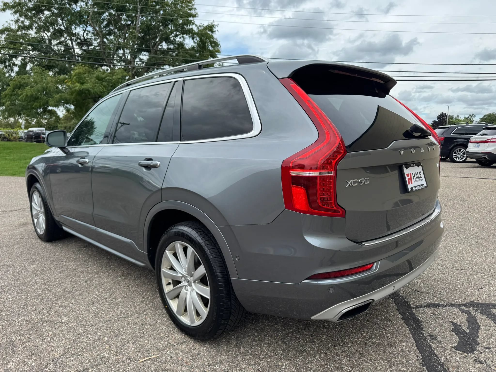 Used 2016 Volvo XC90 T6 Momentum w/ Momentum Plus Package AWD/4WD image 7