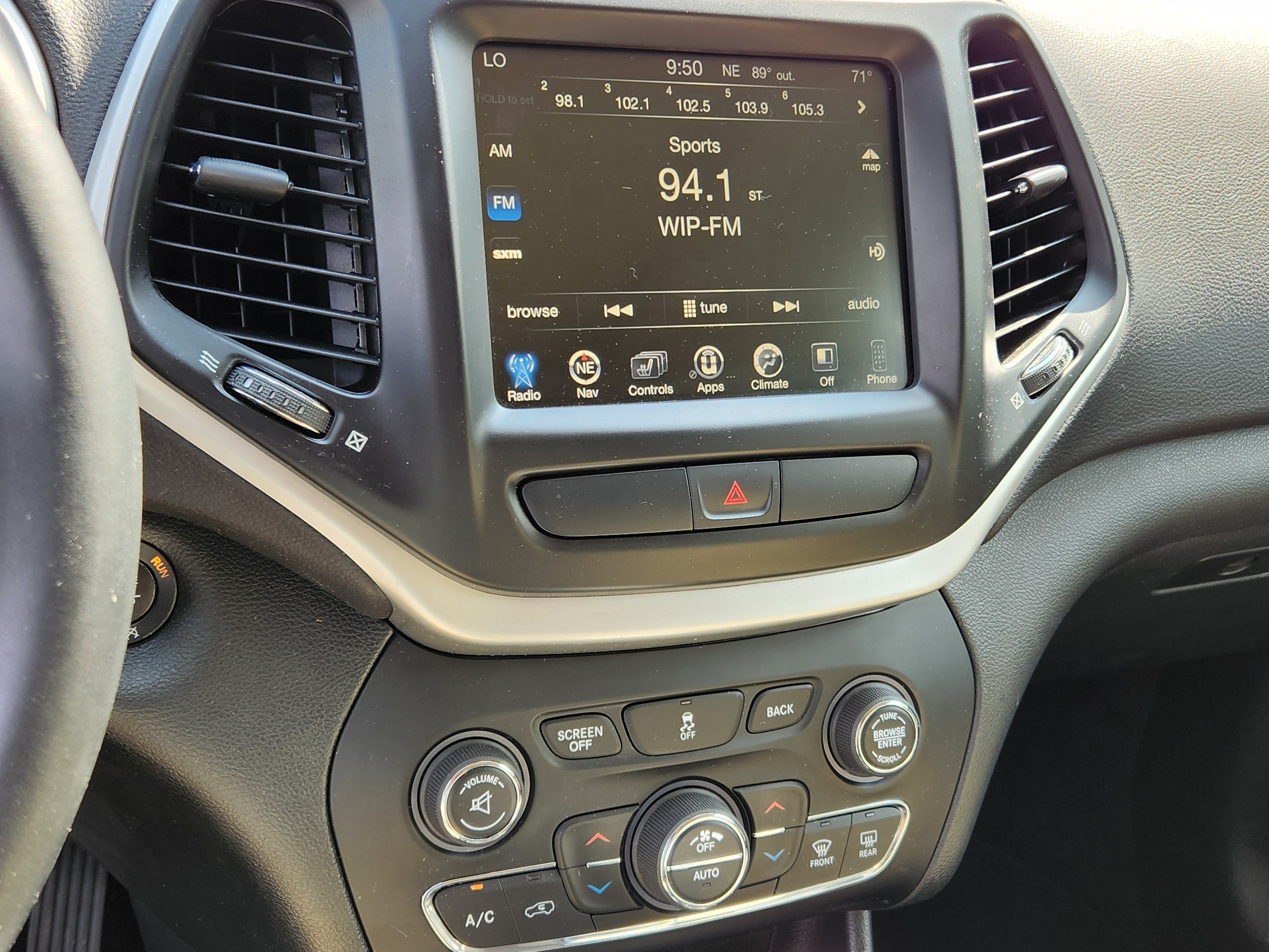 Used 2017 Jeep Cherokee Limited AWD/4WD image 20
