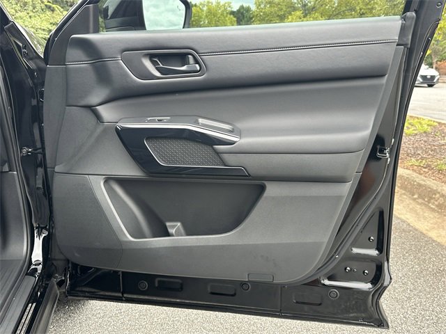 Certified 2025 Nissan Pathfinder SV w/ SV Premium Package image 15