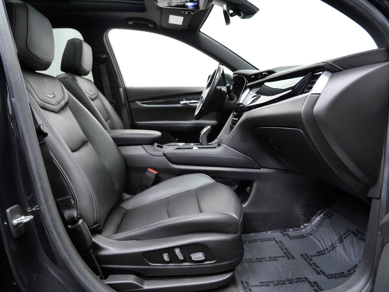 Used 2020 Cadillac XT6 Premium Luxury image 11