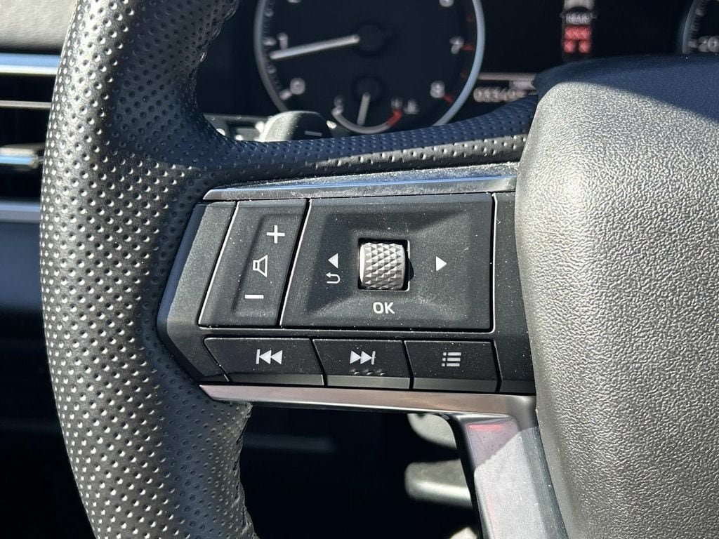 Used 2025 Mitsubishi Outlander SE AWD/4WD image 22
