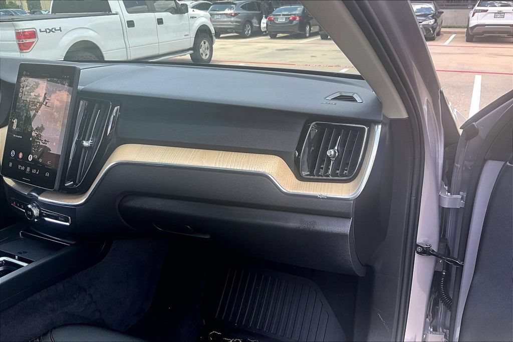 Used 2026 Volvo XC60 B5 Plus AWD/4WD image 21