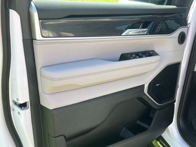 New 2024 Jeep Wagoneer 4WD w/ Premium Group I image 36