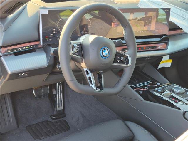 New 2027 BMW i5 eDrive40 w/ M Sport Package RWD image 3