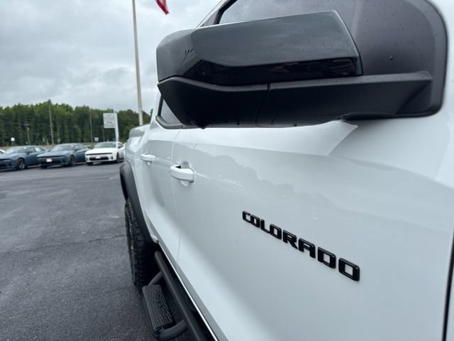 Used 2024 Chevrolet Colorado ZR2 w/ Technology Package AWD/4WD image 4