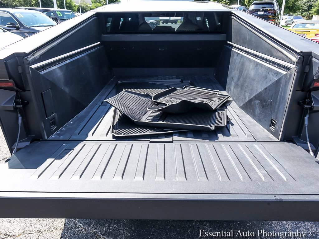 Used 2025 Tesla Cybertruck Cyberbeast AWD/4WD image 30