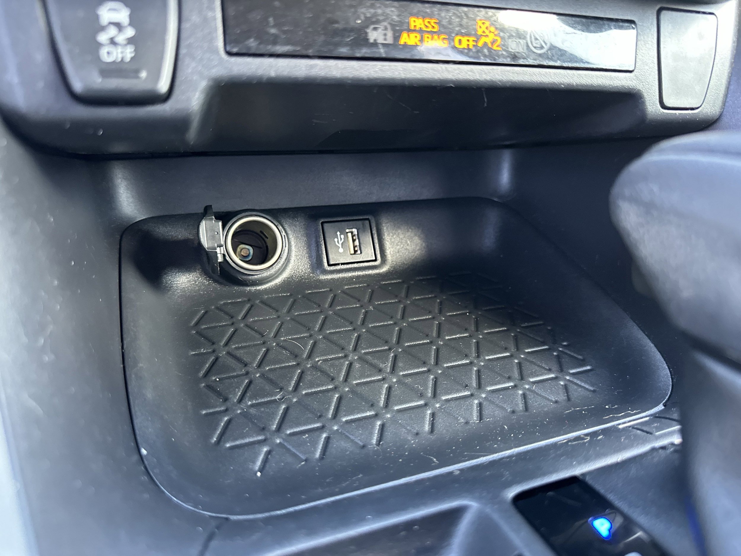 Used 2023 Toyota RAV4 LE image 26
