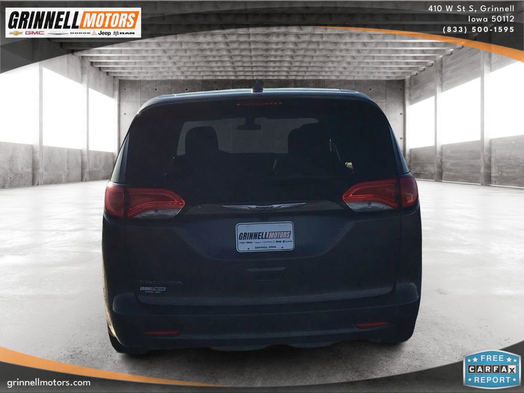 Used 2019 Chrysler Pacifica Touring image 6