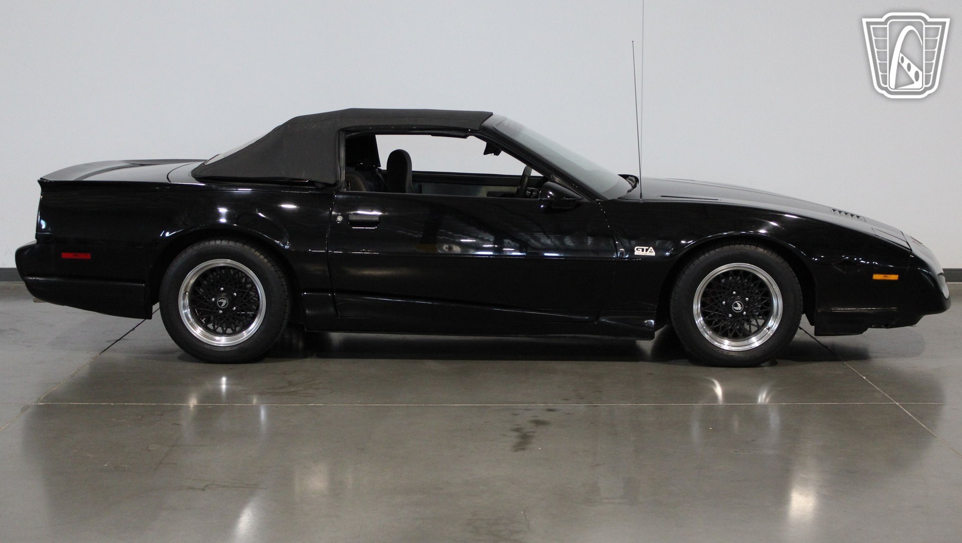 Used 1992 Pontiac Firebird Convertible RWD image 24