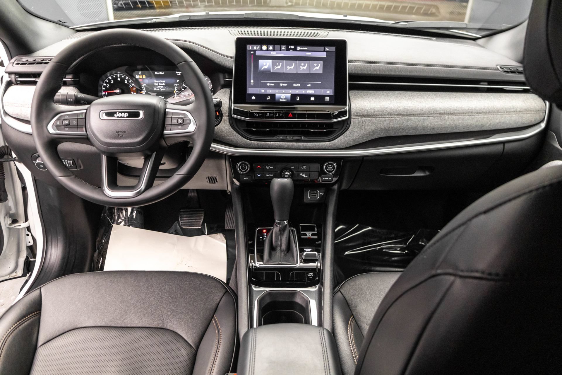 Used 2023 Jeep Compass Latitude AWD/4WD image 29
