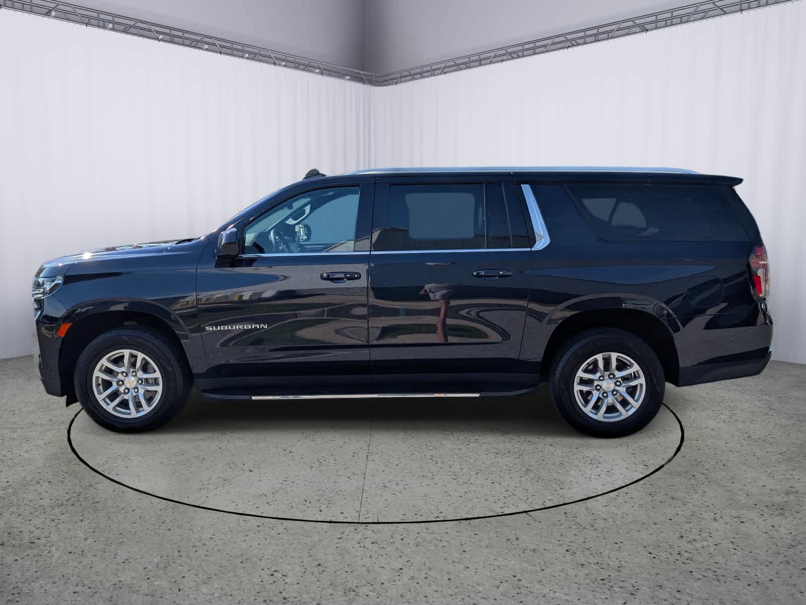 Certified 2023 Chevrolet Suburban LT AWD/4WD image 6