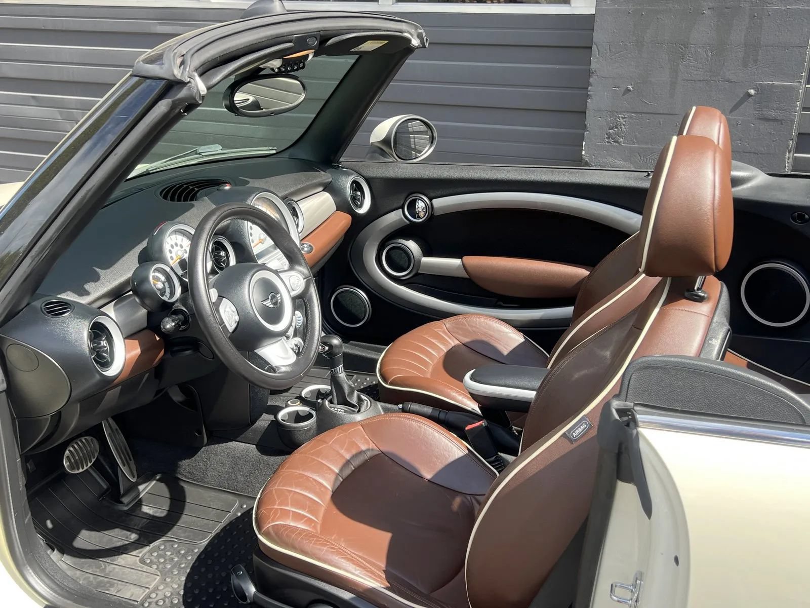Used 2009 MINI Cooper S w/ Convenience Pkg FWD image 13