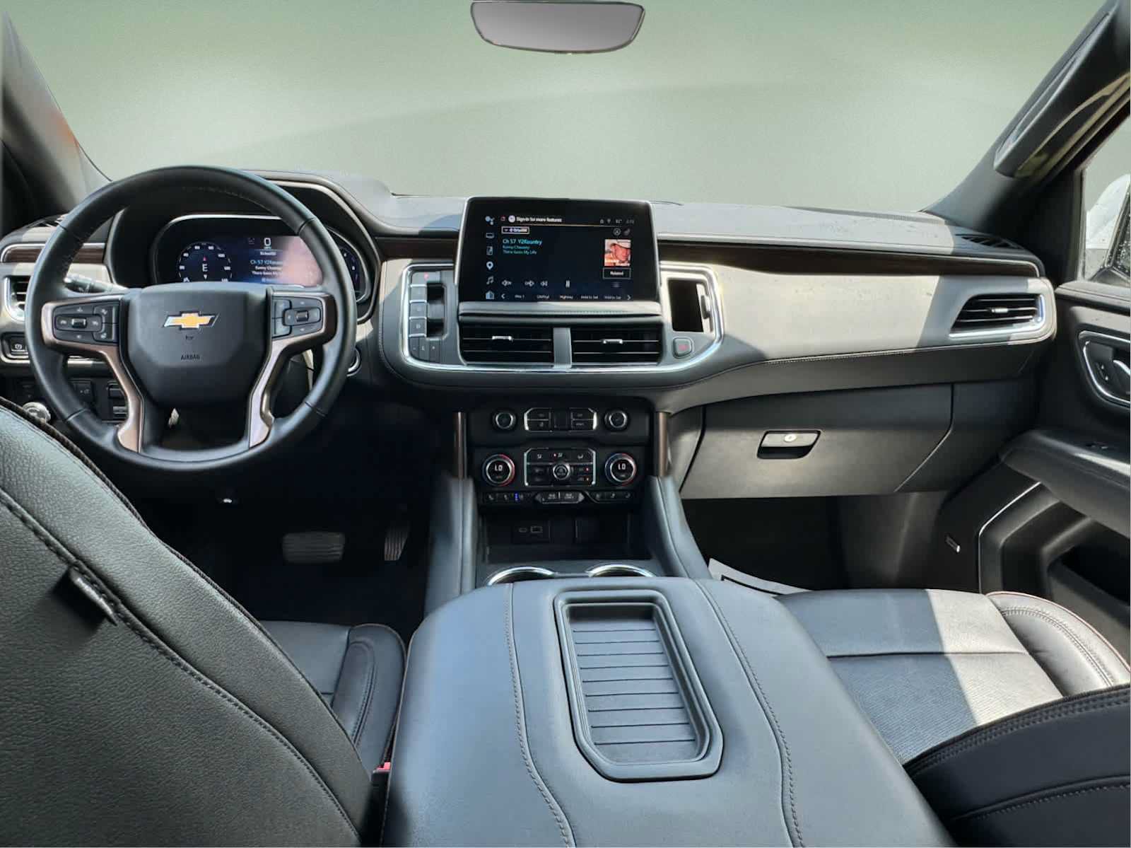 Used 2024 Chevrolet Tahoe High Country AWD/4WD image 16